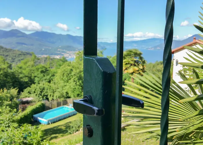 Residenza Sul Maggiore Луино